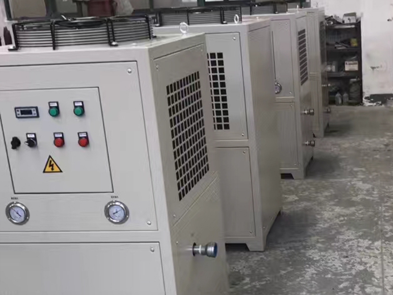 jz53p9M0U714H1l2U5M08Q7sDR1Eu0qS.jpg 油冷機(jī)現(xiàn)貨案例.jpg